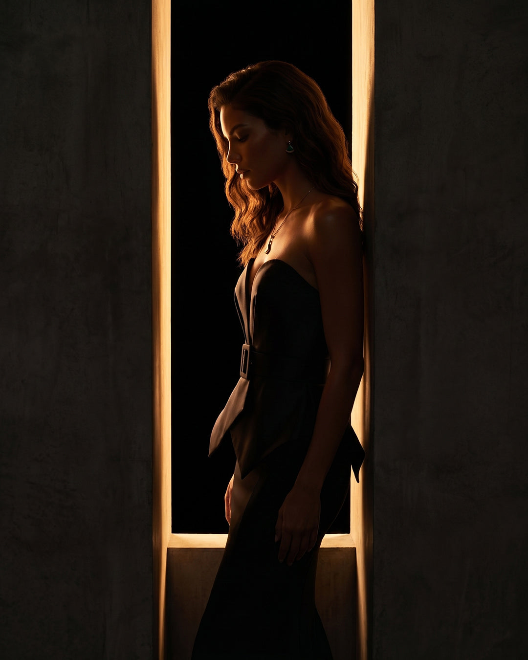NOIR PEPLUM SCULPT GOWN