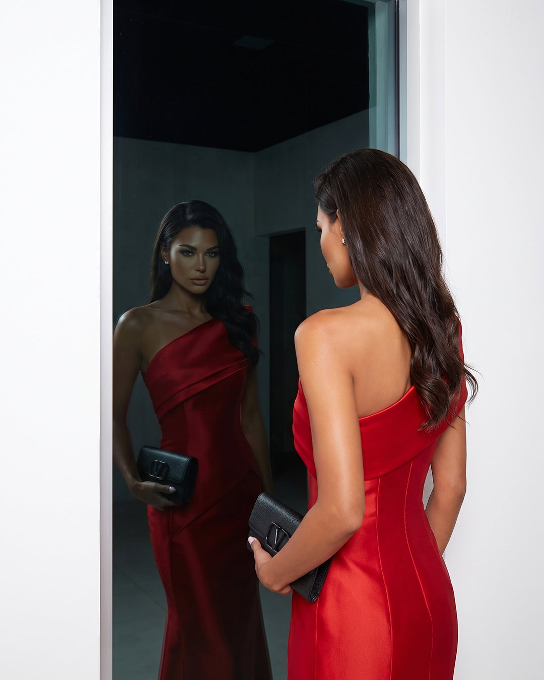 SCARLET ONE-SHOULDER SATIN MERMAID GOWN